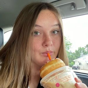 Meet your Posher, Celyn